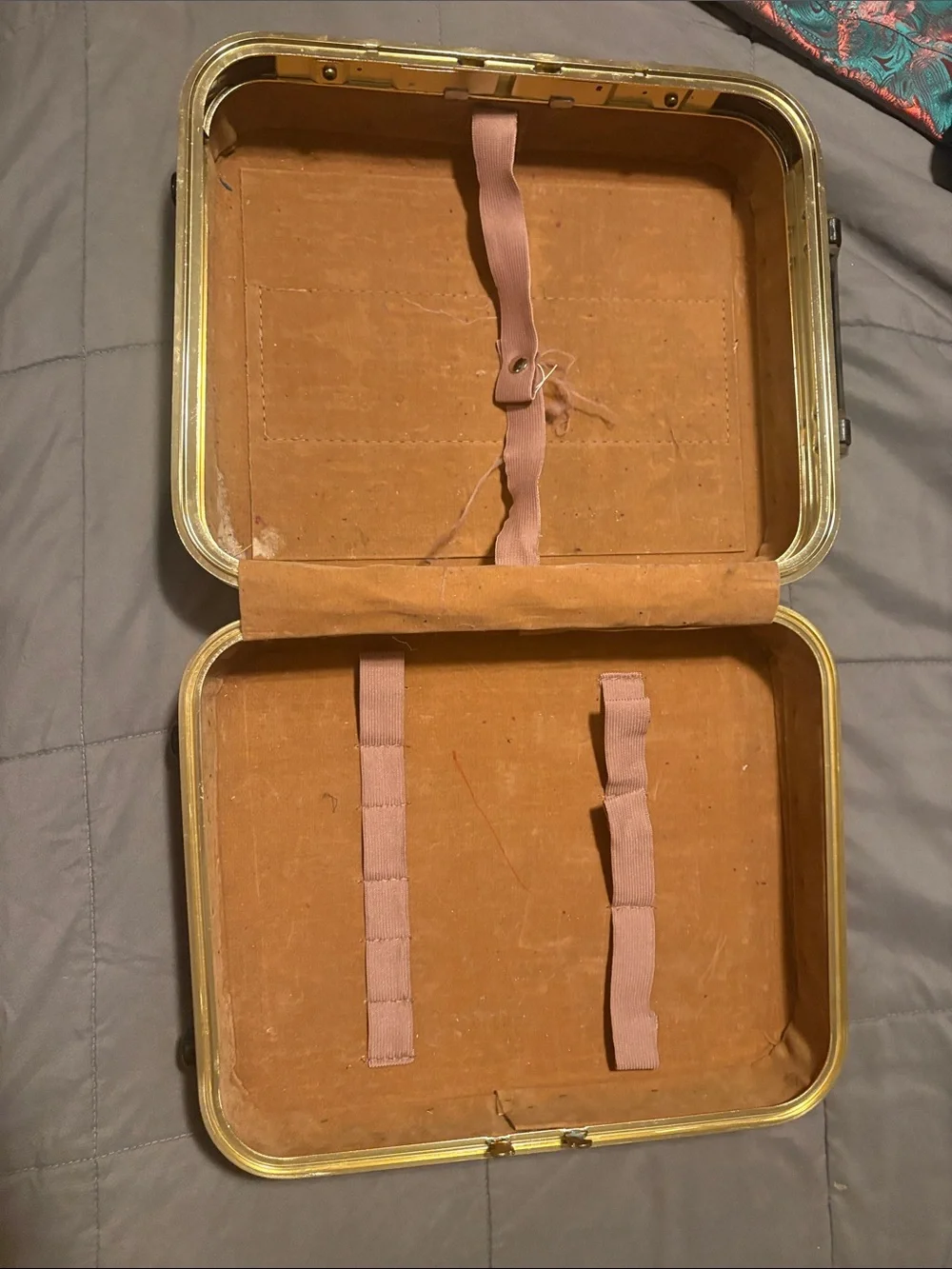 Vintage women’s Brown Croc-Embossed Travel Case with Gold Accent